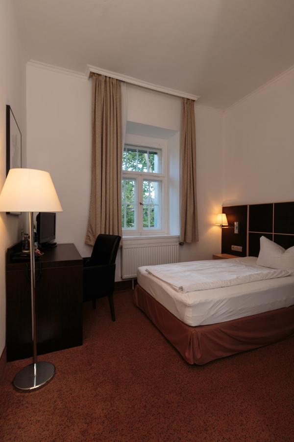 Hotel Landhaus Schlachtensee Berlim Quarto foto